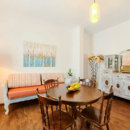 B&B Pasithea 메갈로호리